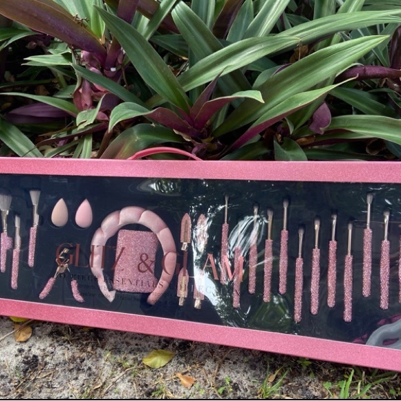 Other - glitz and glam makeup brushes PINK